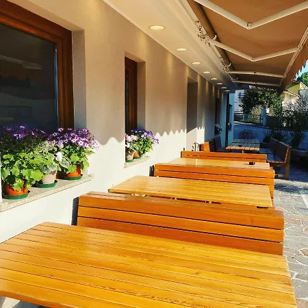 Riviera Hotel Magnano in Riviera